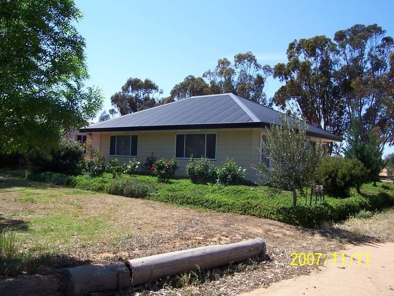 35 LAWSON SYPHON ROAD, Deniliquin NSW 2710