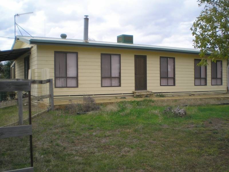 6 OLD RACECOURSE ROAD, Deniliquin NSW 2710
