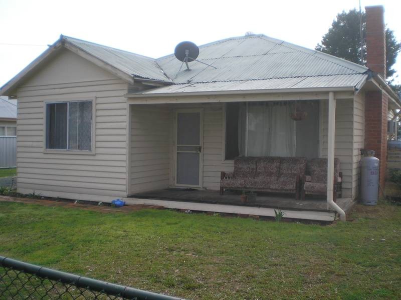 325 SLOANE STREET, Deniliquin NSW 2710