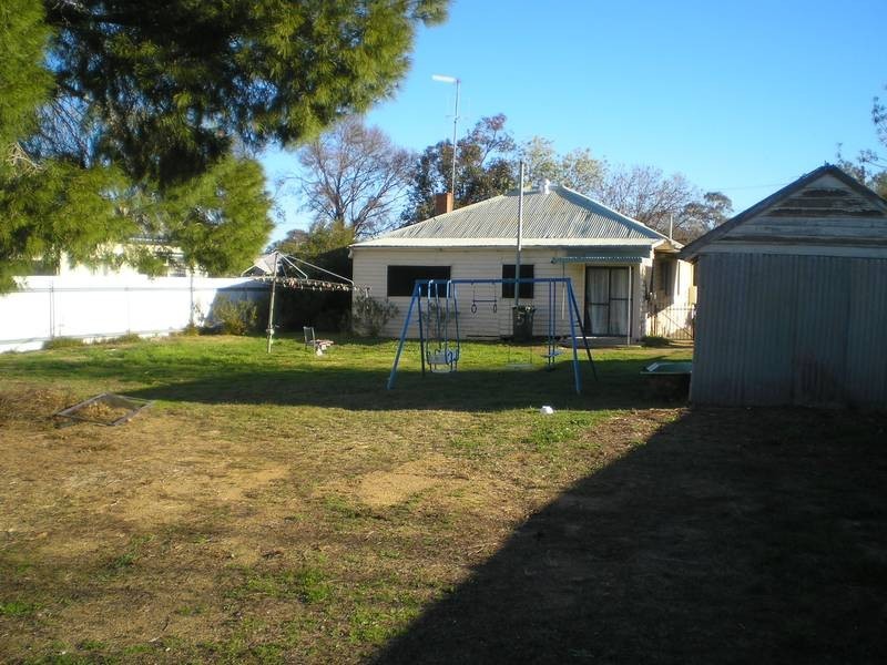 325 SLOANE STREET, Deniliquin NSW 2710