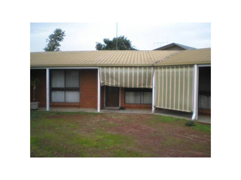 2/425 HARFLUER STREET, Deniliquin NSW 2710