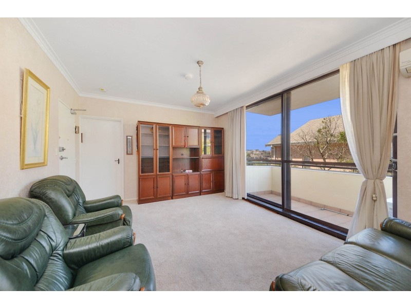 135 Coogee Bay Road, Coogee NSW 2034