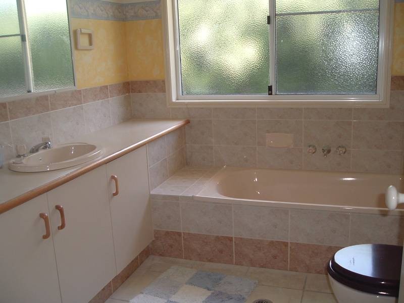 Mount Lofty QLD 4350