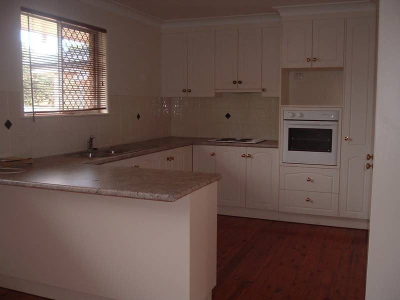 12 HOGAN STREET, Centenary Heights QLD 4350