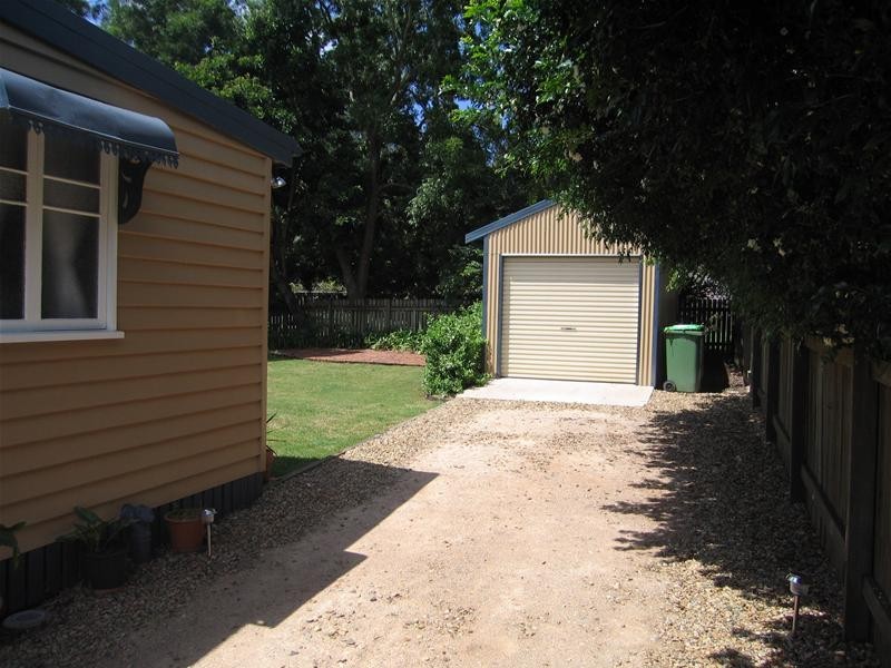 Mount Lofty QLD 4350