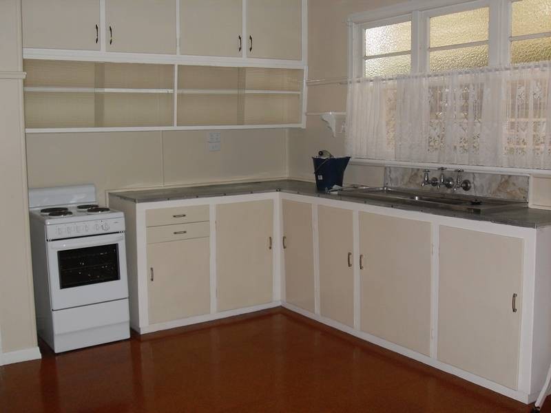 37 GLADSTONE STREET, Toowoomba QLD 4350