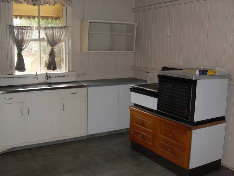 11 THORN STREET, Toowoomba City QLD 4350