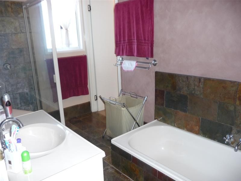 Kearneys Spring QLD 4350