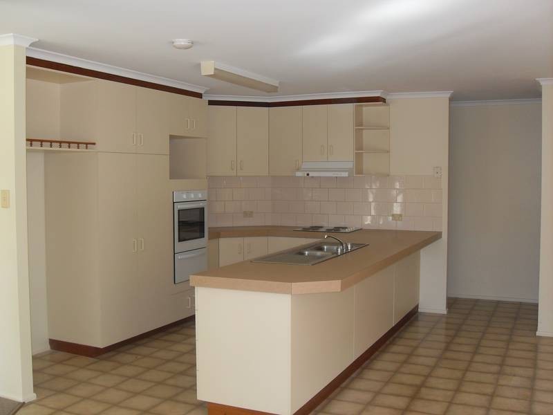 Middle Ridge QLD 4350