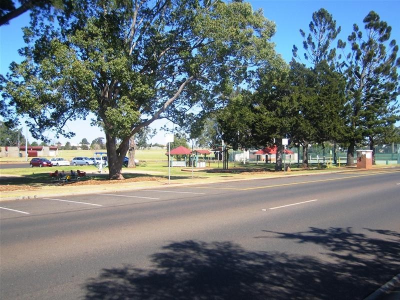 Centenary Heights QLD 4350