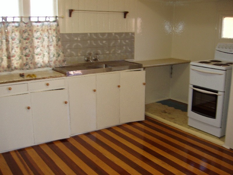 Mount Lofty QLD 4350