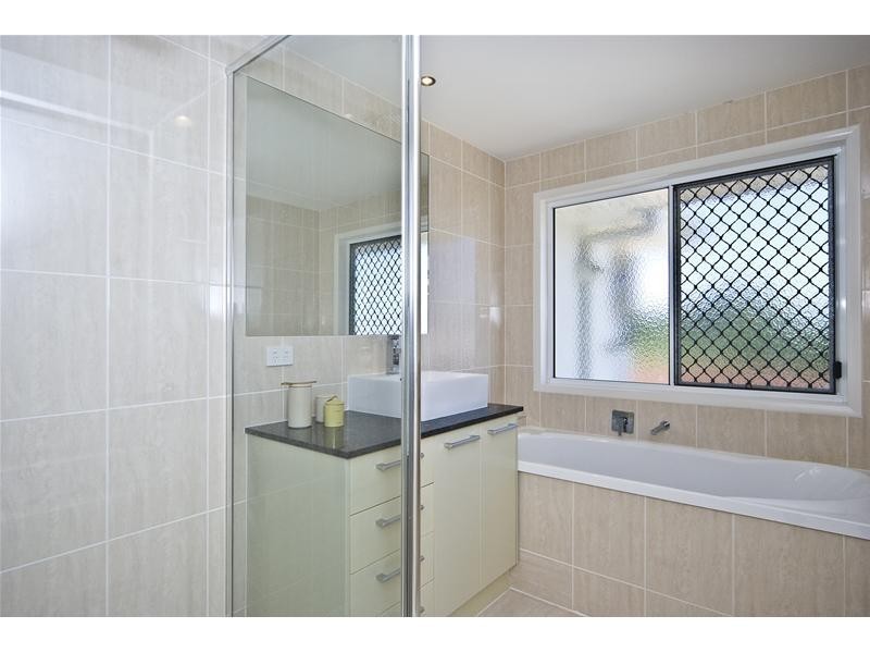 Mount Lofty QLD 4350