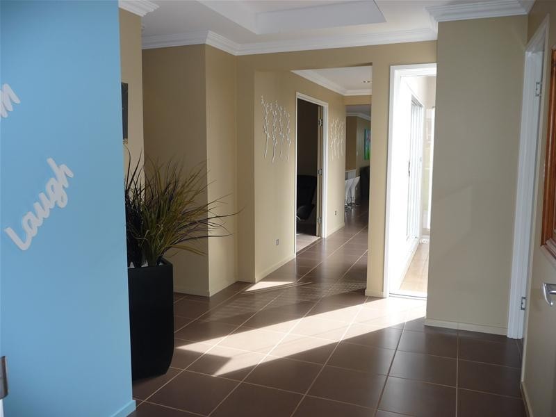 Kearneys Spring QLD 4350