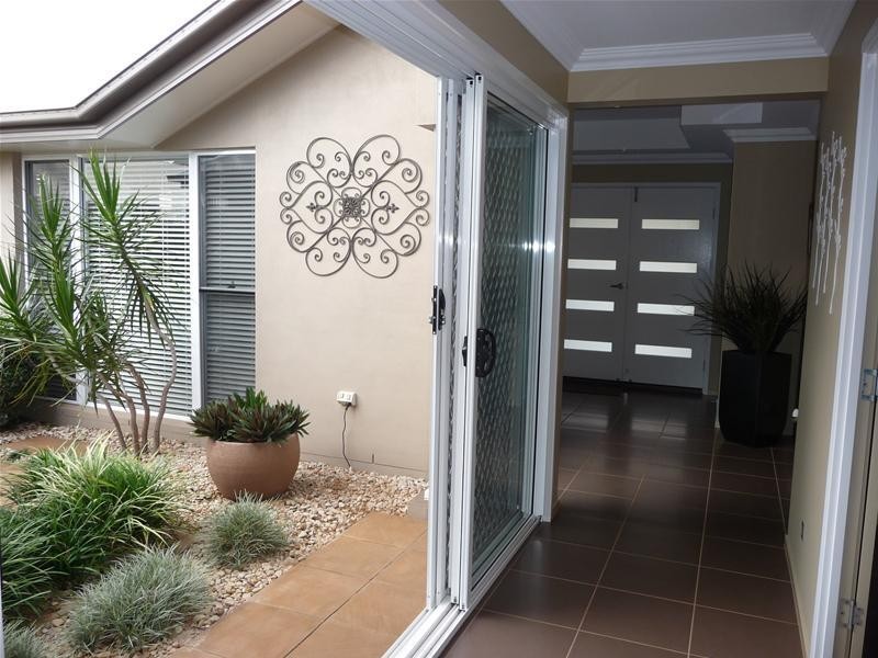 Kearneys Spring QLD 4350