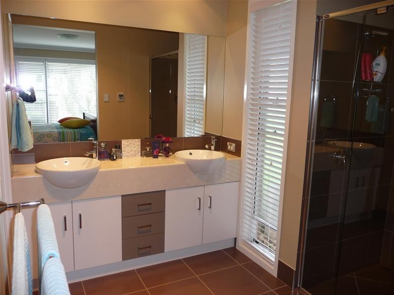 Kearneys Spring QLD 4350