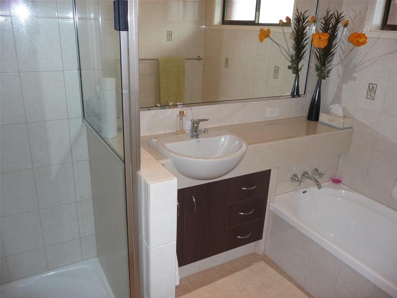 Centenary Heights QLD 4350