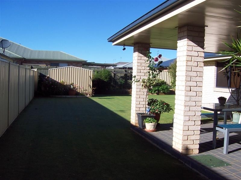 Kearneys Spring QLD 4350