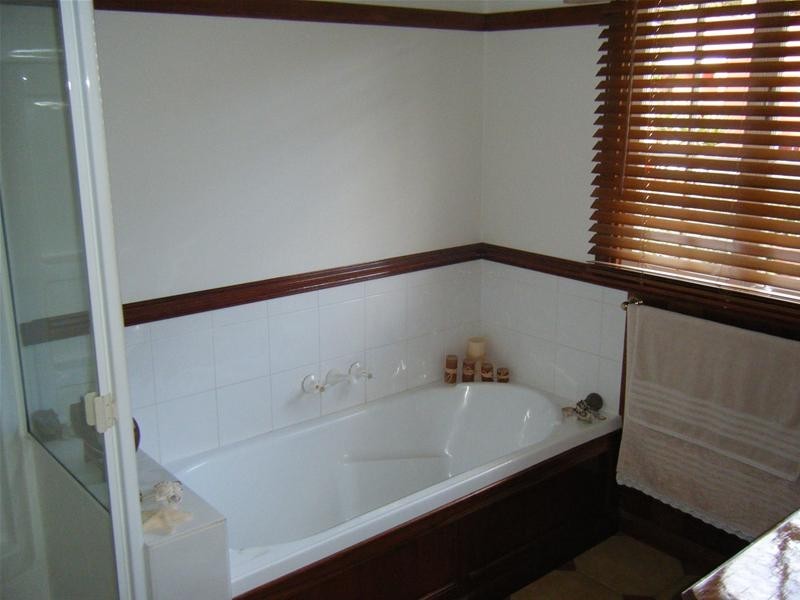 Centenary Heights QLD 4350