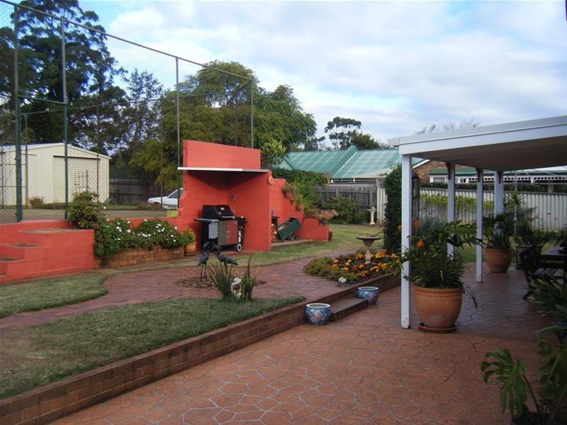 Centenary Heights QLD 4350