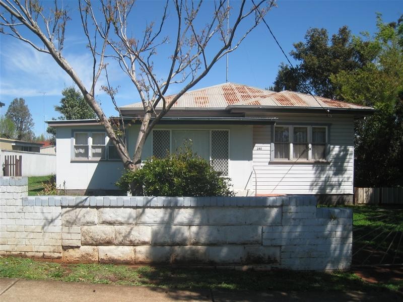 Centenary Heights QLD 4350