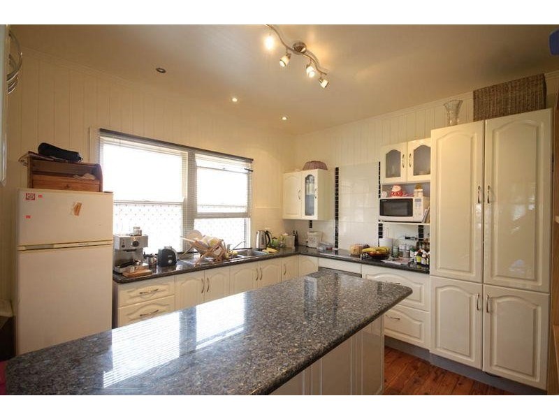 Mount Lofty QLD 4350