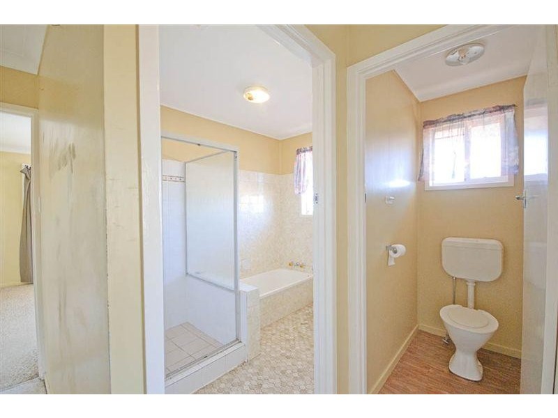 Centenary Heights QLD 4350