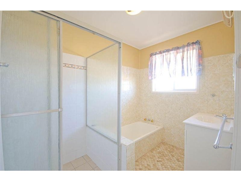 Centenary Heights QLD 4350