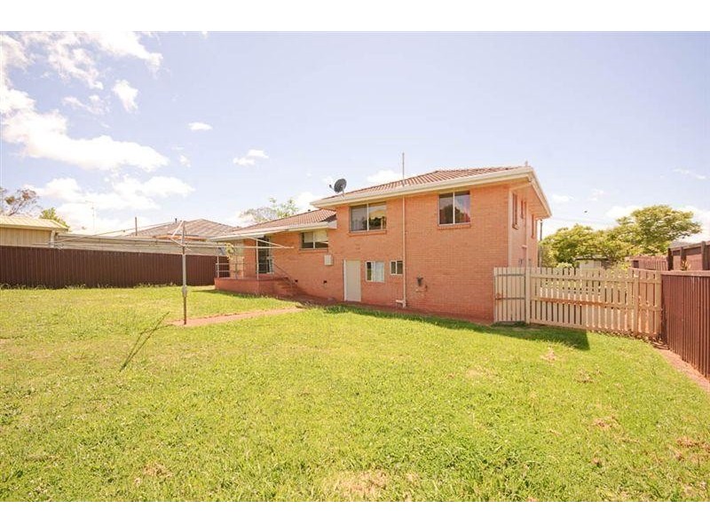 Centenary Heights QLD 4350