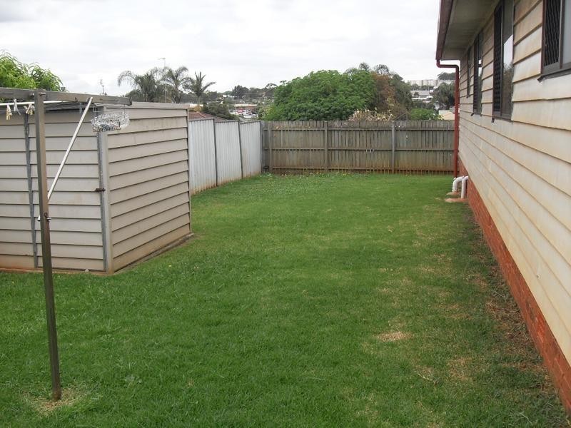 Kearneys Spring QLD 4350