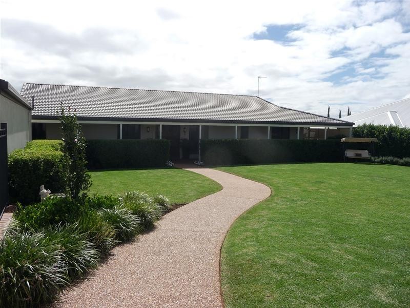 Kearneys Spring QLD 4350