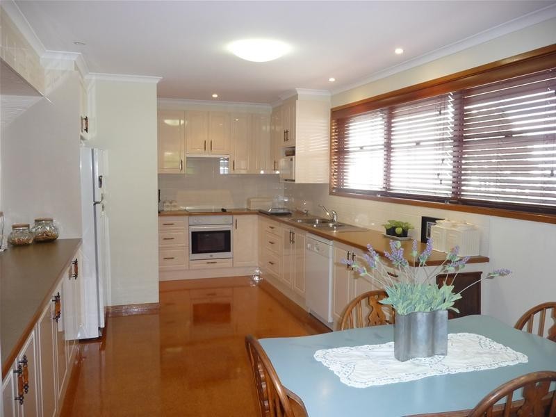 Kearneys Spring QLD 4350