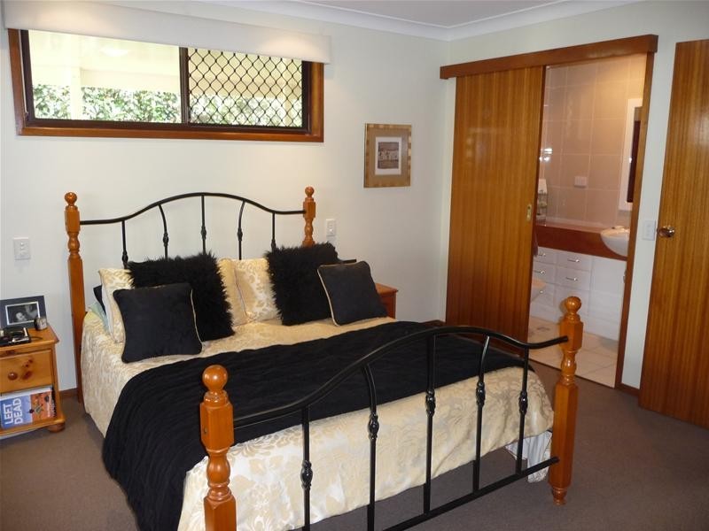 Kearneys Spring QLD 4350