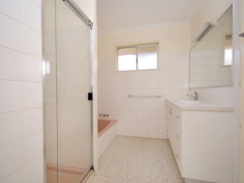 Centenary Heights QLD 4350