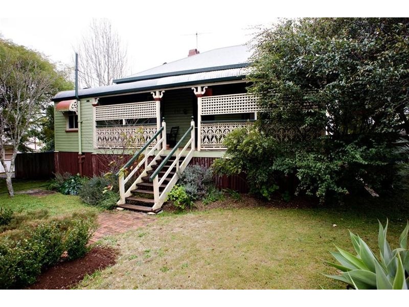 Centenary Heights QLD 4350