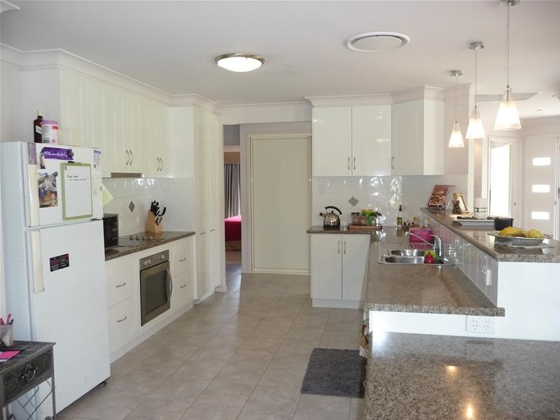 Vale View QLD 4352