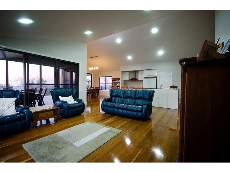 18 Archer Crescent, Upper Flagstone QLD 4344