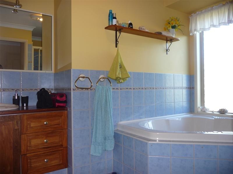 Vale View QLD 4352