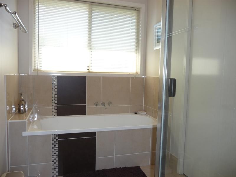 Hodgson Vale QLD 4352