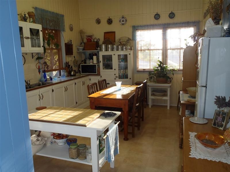 Centenary Heights QLD 4350