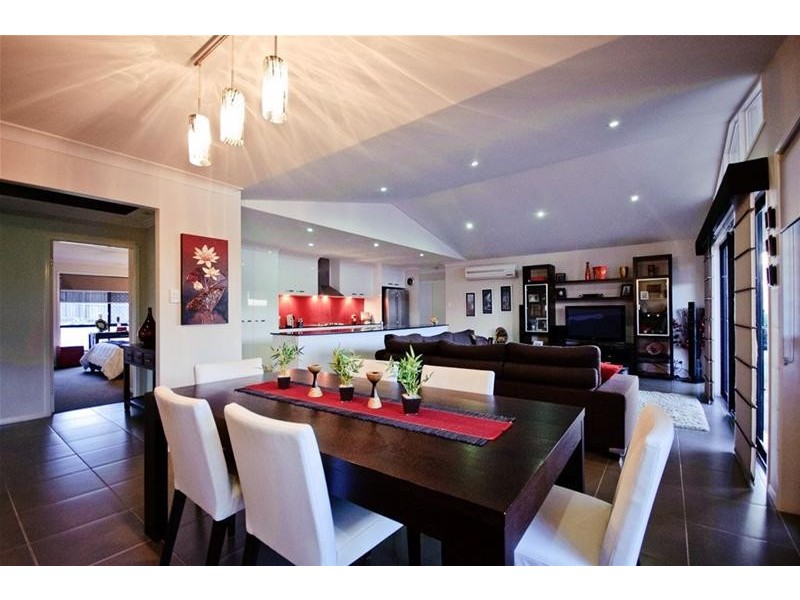 1 Koel Crescent, Highfields QLD 4352