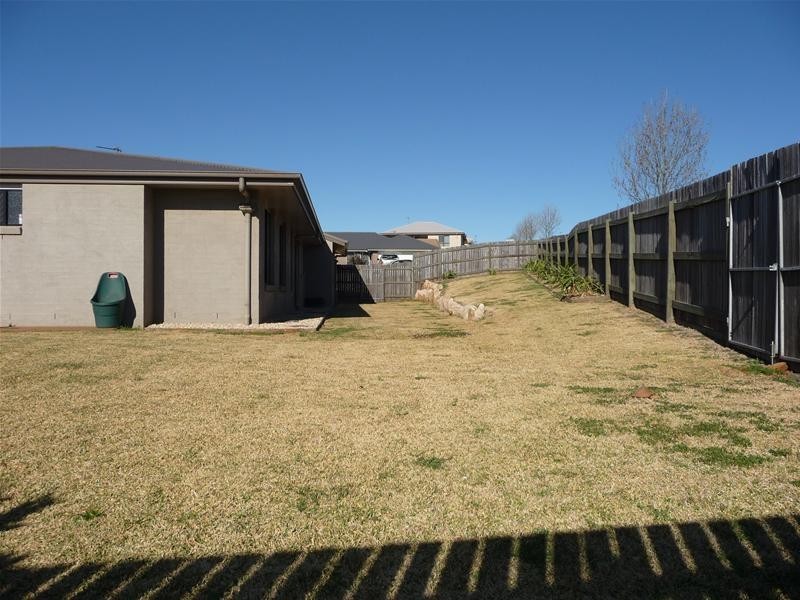 1 Koel Crescent, Highfields QLD 4352