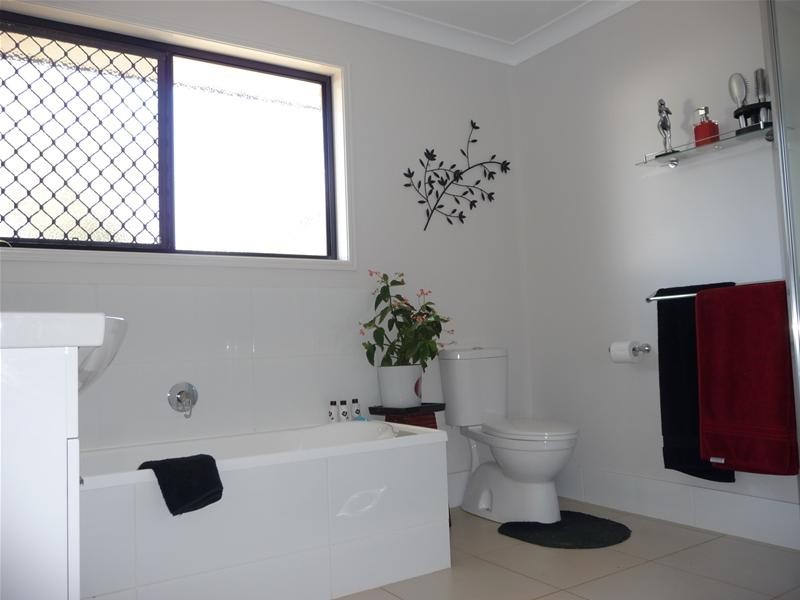 Centenary Heights QLD 4350