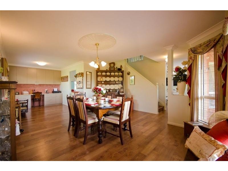 13 Skyline Drive, Blue Mountain Heights QLD 4350