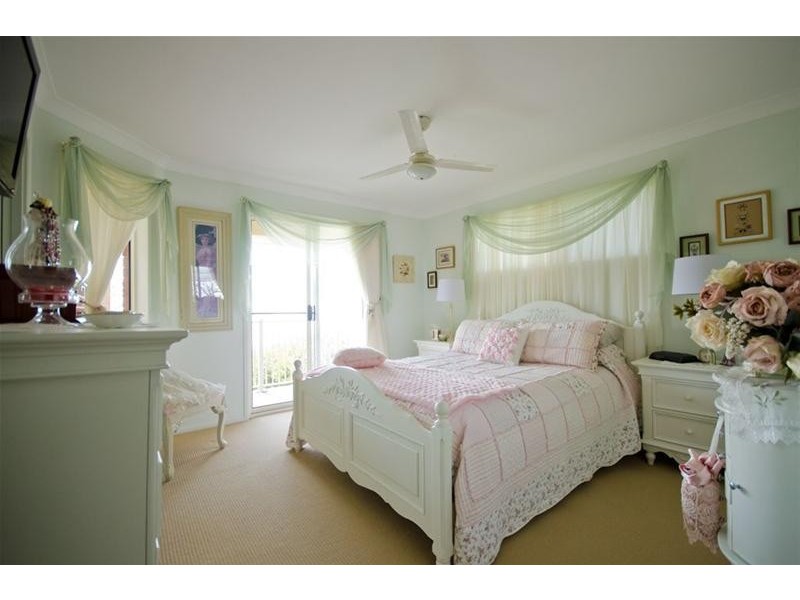 13 Skyline Drive, Blue Mountain Heights QLD 4350