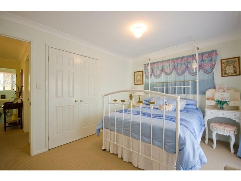 13 Skyline Drive, Blue Mountain Heights QLD 4350