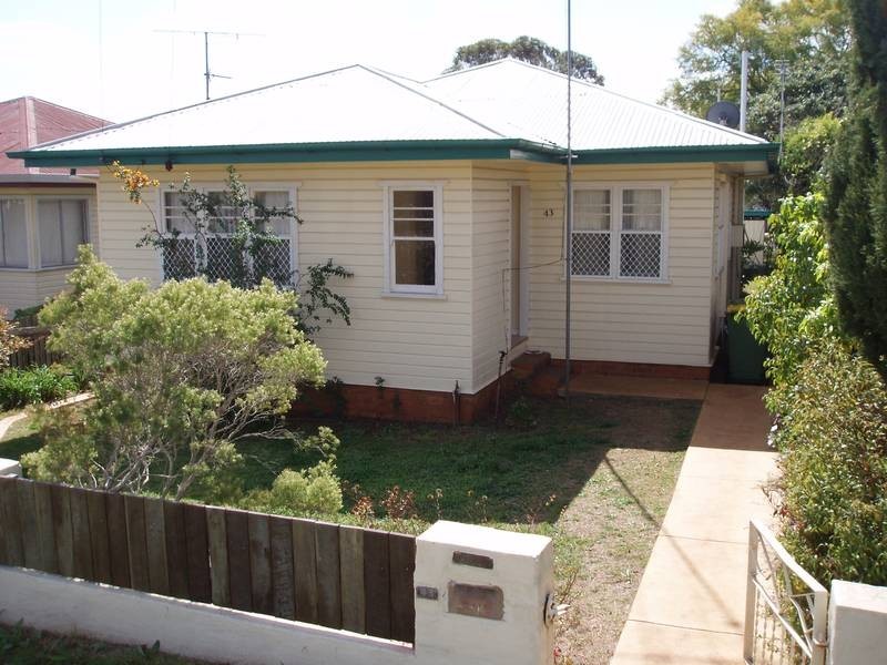 43 CRANLEY STREET, Centenary Heights QLD 4350