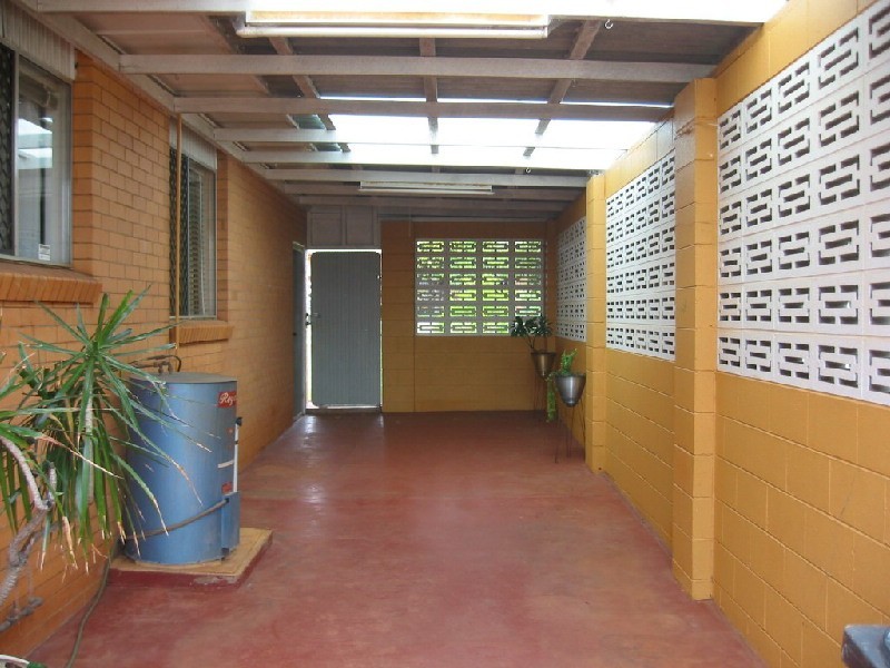 17 LEAHY STREET, Rockville QLD 4350