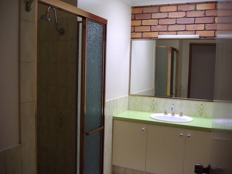 1/19 EUNICE COURT, Kearneys Spring QLD 4350