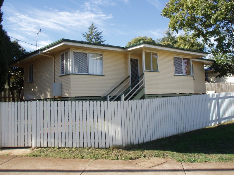 22 O’BRIEN STREET, North Toowoomba QLD 4350