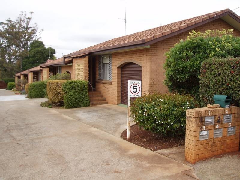 Centenary Heights QLD 4350